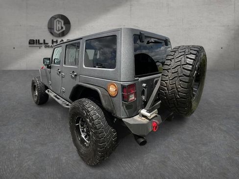 Used 2016 Jeep Wrangler Unlimited Sahara w/ Dual Top Group AWD/4WD image 9