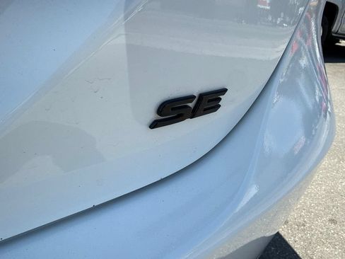 Used 2020 Toyota Camry SE FWD image 7