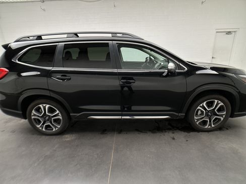 Used 2023 Subaru Ascent Limited w/ Technology Package AWD/4WD image 9