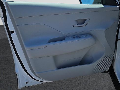 Used 2025 Hyundai Kona SEL AWD/4WD image 11