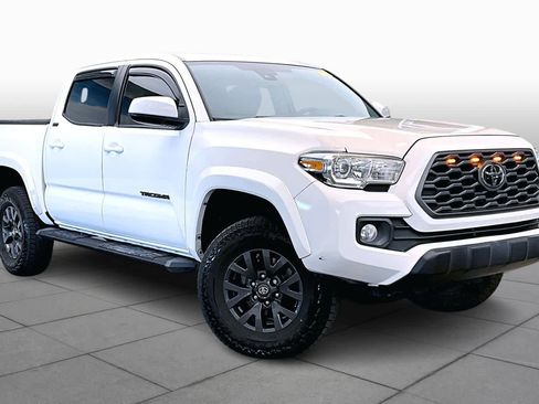 Used 2020 Toyota Tacoma SR5 image 3