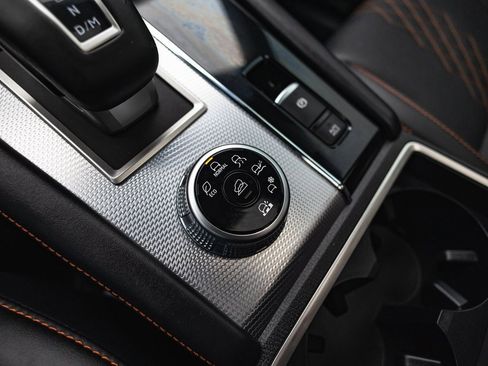 Used 2024 Mitsubishi Outlander SEL image 18