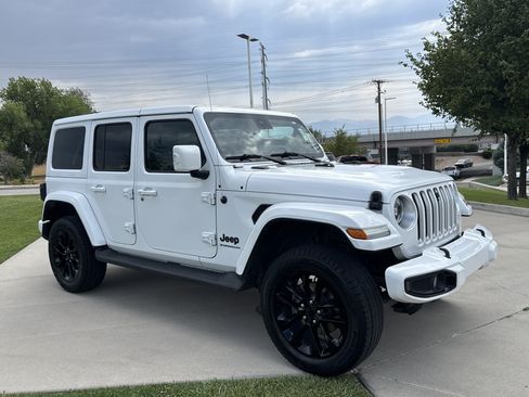 Used 2023 Jeep Wrangler Unlimited Sahara AWD/4WD image 7