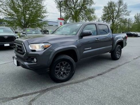 Certified 2023 Toyota Tacoma SR5 AWD/4WD image 4