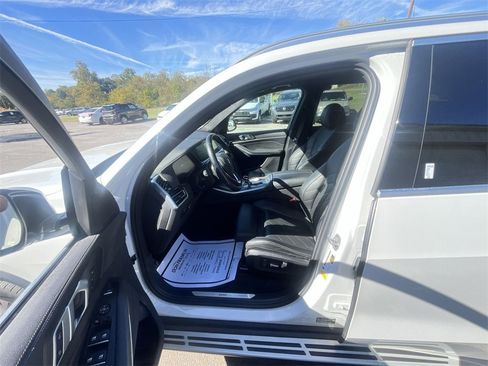 Used 2023 BMW X5 sDrive40i w/ Premium Package image 11