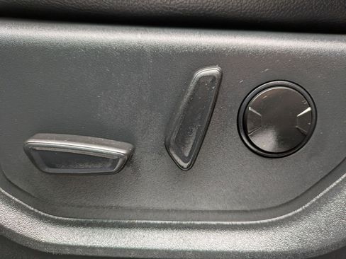 Used 2022 Ford F250 Lariat w/ Black Appearance Package image 23