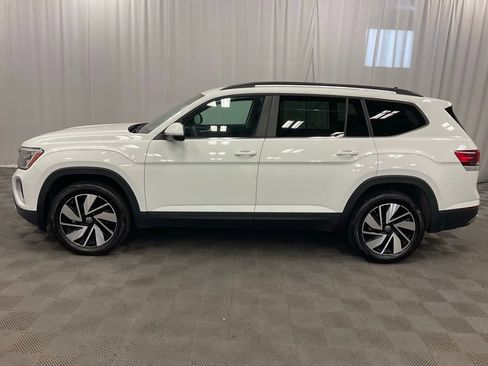 Used 2025 Volkswagen Atlas SE image 14