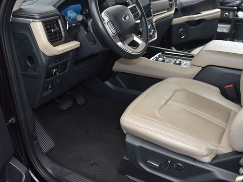 Used 2024 Ford Expedition Limited image 12