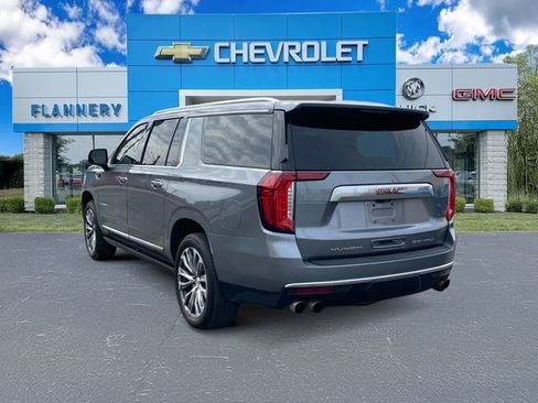 Used 2021 GMC Yukon XL Denali w/ Denali Premium Package AWD/4WD image 3
