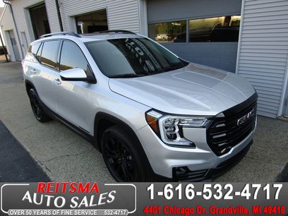 Used 2022 GMC Terrain SLT w/ Infotainment Package II