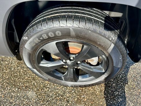 Used 2016 Jeep Cherokee Latitude w/ Cold Weather Group image 32