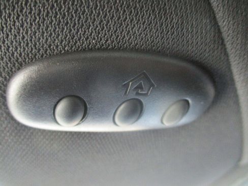 Used 2010 Lincoln MKS AWD image 40