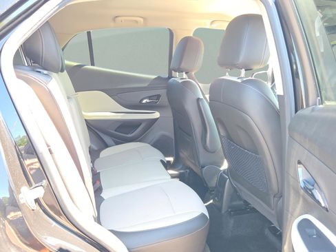Used 2020 Buick Encore Preferred w/ Safety Package FWD image 14
