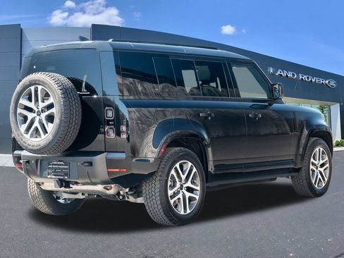 New 2026 Land Rover Defender 110 X-Dynamic SE AWD/4WD image 4