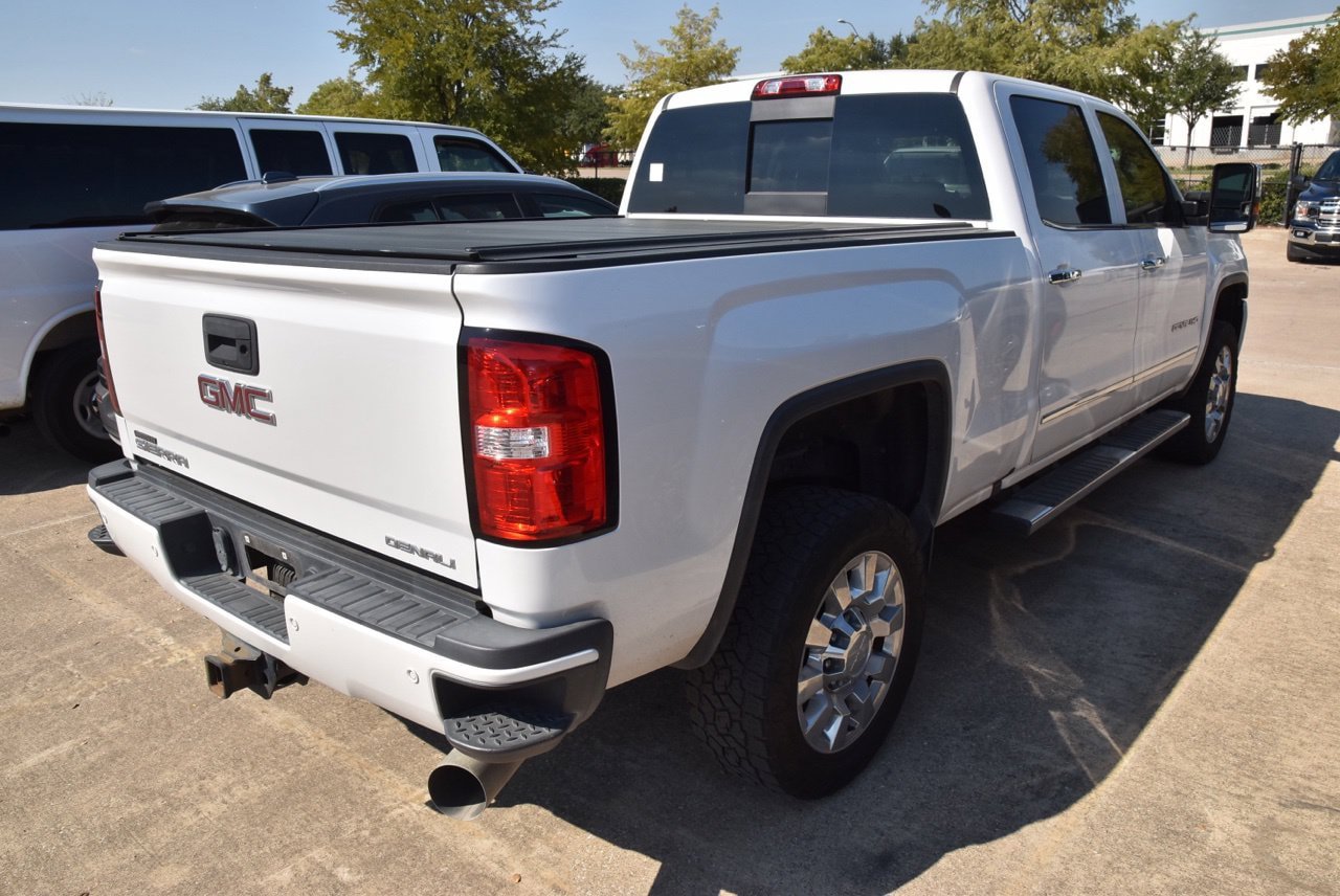 Used 2019 GMC Sierra 2500 Denali w/ Duramax Plus Package AWD/4WD image 5