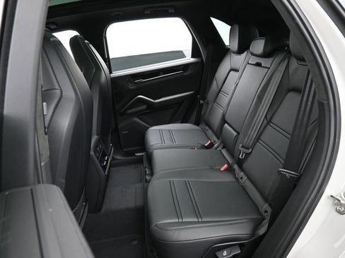 New 2026 Porsche Cayenne GTS AWD/4WD image 26