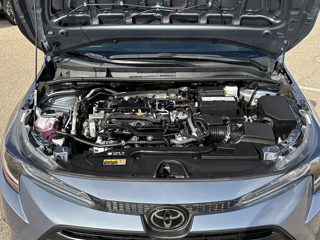 Used 2025 Toyota Corolla LE FWD image 4