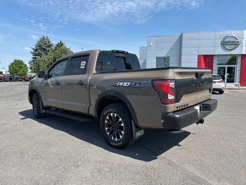 Used 2021 Nissan Titan PRO-4X w/ Pro-4x Convenience Package AWD/4WD image 3