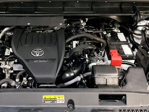 Used 2023 Toyota Highlander XLE image 31