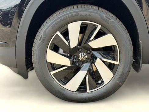 New 2026 Volkswagen Atlas Cross Sport SEL AWD/4WD image 11