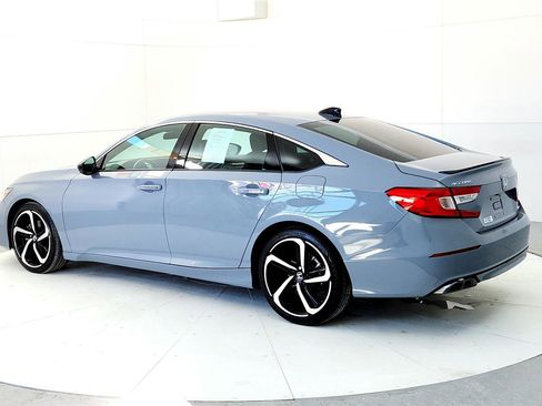 Used 2022 Honda Accord Sport image 4