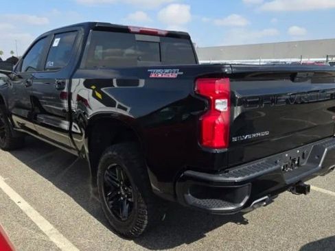 Used 2021 Chevrolet Silverado 1500 LT Trail Boss w/ Convenience Package II AWD/4WD image 3
