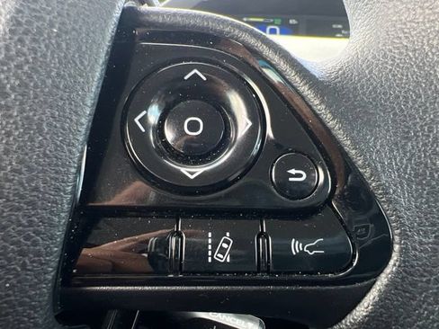 Used 2021 Toyota Prius LE FWD image 29