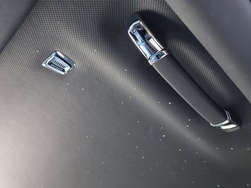 Certified 2022 Rolls-Royce Cullinan AWD/4WD image 28