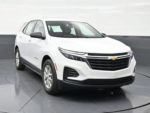 Used 2024 Chevrolet Equinox LS w/ Driver Confidence II Package FWD image 7