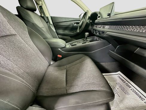 Used 2025 Honda Accord SE image 30