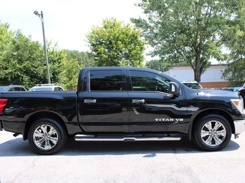 Used 2019 Nissan Titan SV w/ SV Convenience Package AWD/4WD image 5