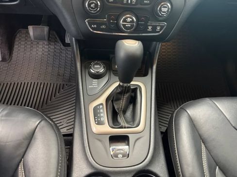 Used 2016 Jeep Cherokee High Altitude AWD/4WD image 18