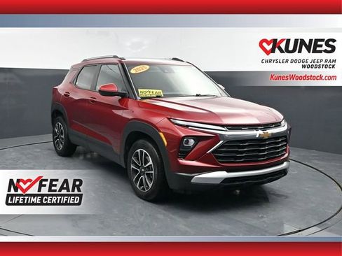 Used 2025 Chevrolet TrailBlazer LT w/ Driver Confidence Package AWD/4WD image 1