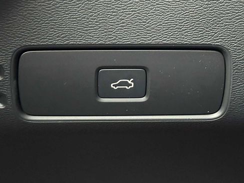 New 2026 Volvo XC40 B5 Ultra w/ Climate Package AWD/4WD image 32