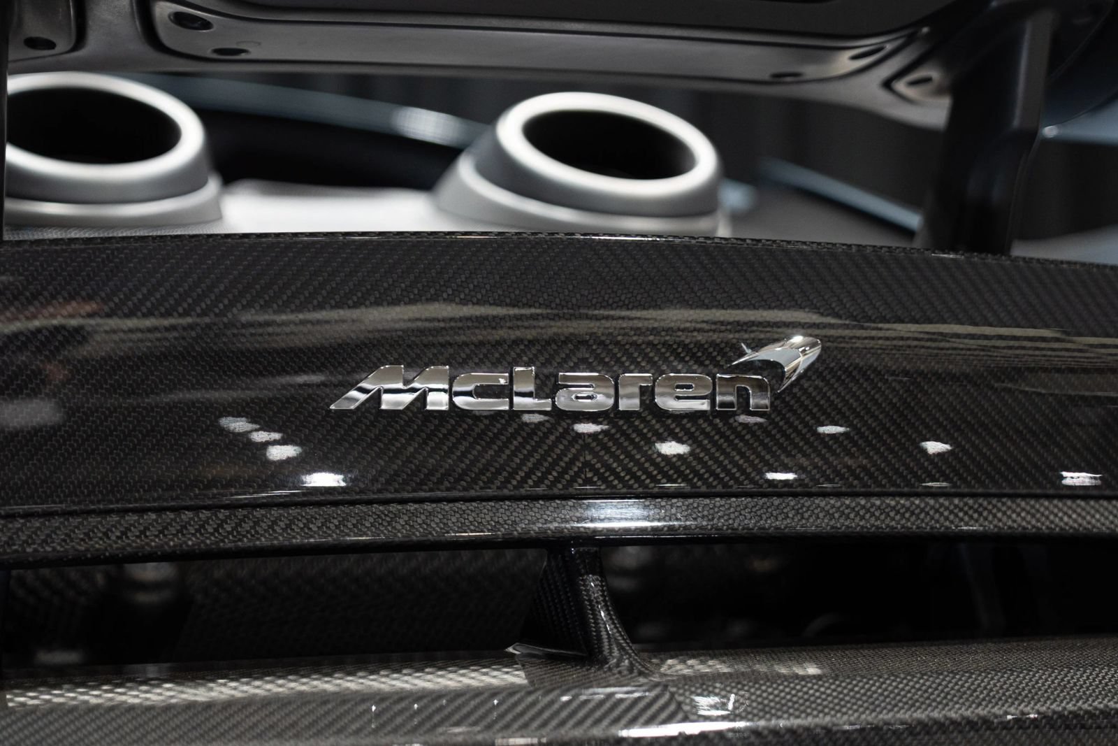 Used 2019 McLaren 600LT RWD image 17