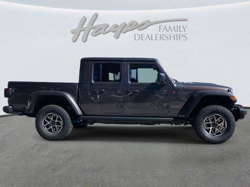 New 2025 Jeep Gladiator Rubicon image 3