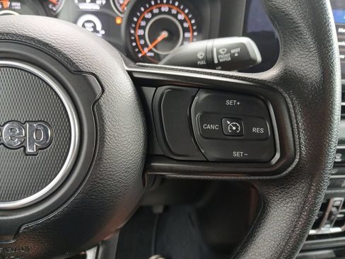 Used 2025 Jeep Gladiator Sport AWD/4WD image 25