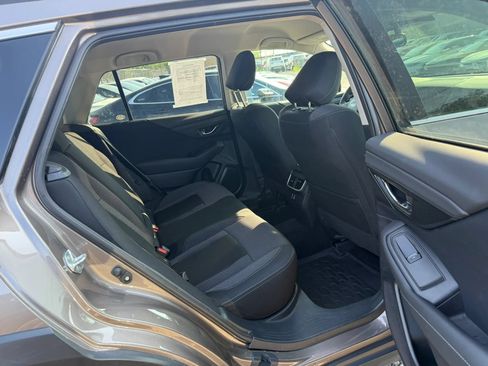 Used 2024 Subaru Outback Premium AWD/4WD image 27