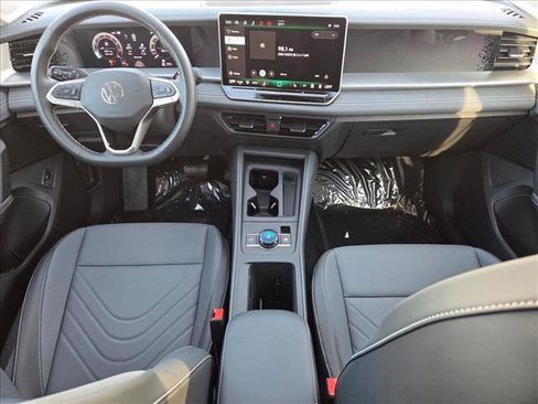 New 2026 Volkswagen Tiguan SE image 14