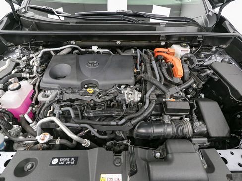 Used 2023 Toyota RAV4 SE image 14