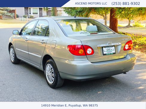 Used 2004 Toyota Corolla LE FWD image 3