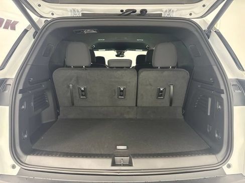 New 2026 Chevrolet Traverse LT w/ Driver Confidence Package FWD image 28