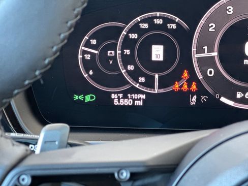 Certified 2026 Porsche Cayenne AWD/4WD image 32