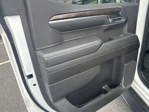 Used 2024 GMC Sierra 1500 Elevation image 26