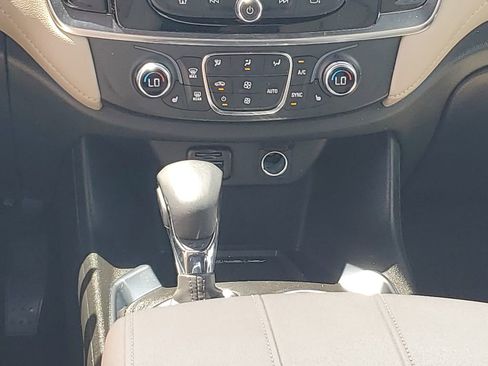 Used 2023 Chevrolet Traverse LT w/ LT Premium Package image 20