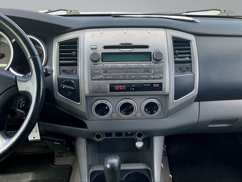 Used 2011 Toyota Tacoma 4x4 Double Cab w/ SR5 Pkg #2 image 12