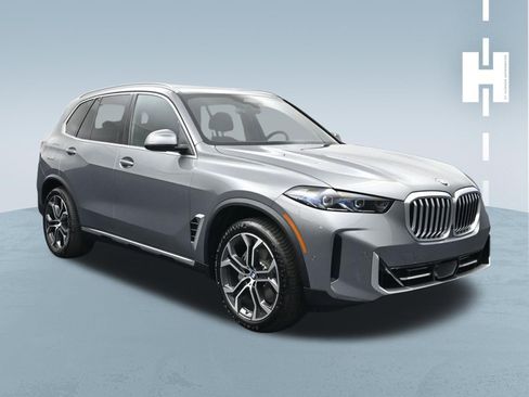 Used 2026 BMW X5 xDrive40i w/ Climate Comfort Package image 2