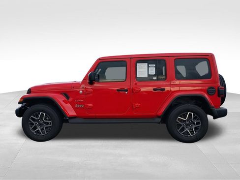 Used 2024 Jeep Wrangler Unlimited Sahara w/ Technology Group AWD/4WD image 5