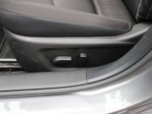Used 2025 Nissan Altima 2.5 SV FWD image 12