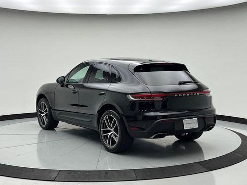 Used 2025 Porsche Macan image 3